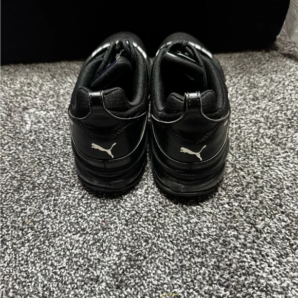 Like New Puma Black and White Logo Sneakers - Picture 5 of 5